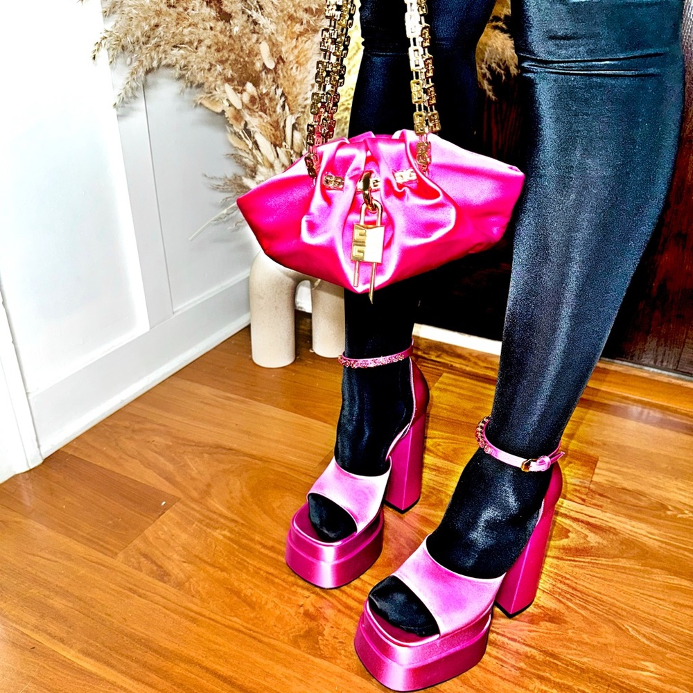 Meet your Posher, Isabella